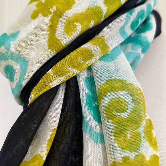 Banana Republic x Milly Collection Medallion Print Scarf - Picture 4 of 7